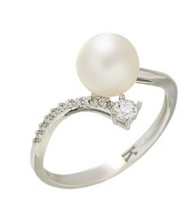 Ring whitegold with zircon and pearl